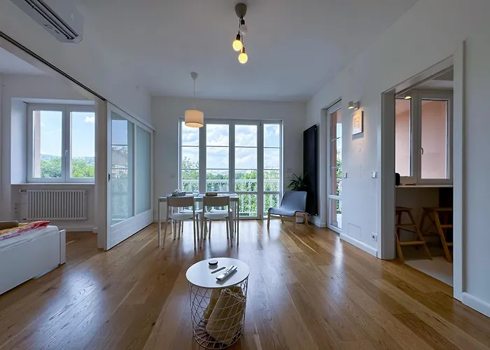 Brightlyapartment 公寓